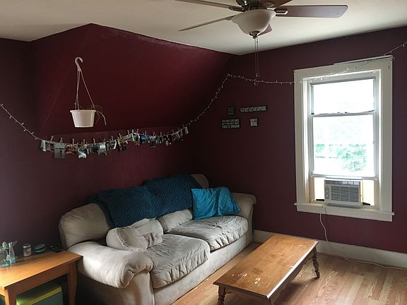 Living room/ Bedroom 3