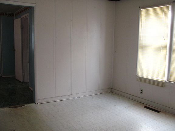4th image of 456 S Rosewood Ave