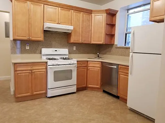 Rented by Azure Realty NY LLC | media 31