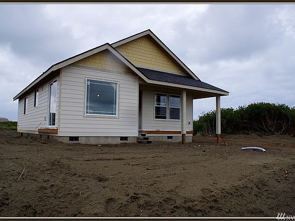 5th image of 445 Sportsmen St SW