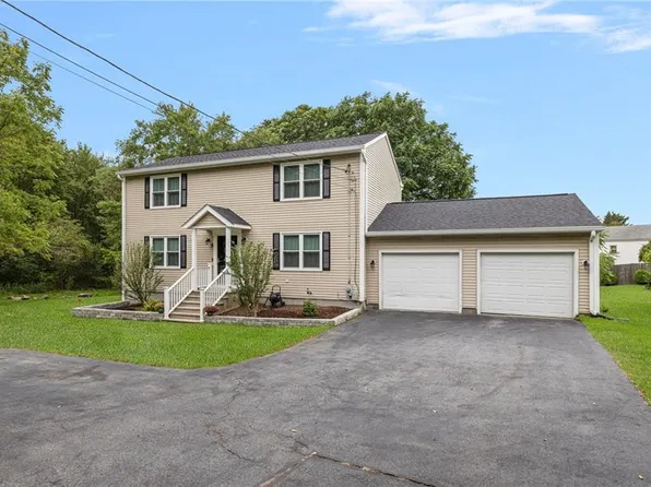 5 Cyr Ct, West Warwick, RI 02893