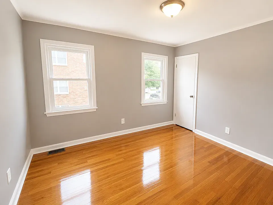 2 bed, 800 sqft, $1,749 — Photo 2