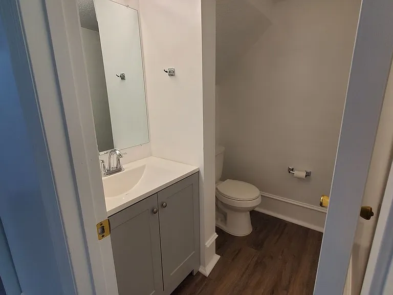 18 Somerset Pkwy — Photo 5