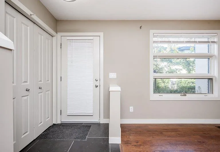 172 Aspen Hills Close SW — Photo 4