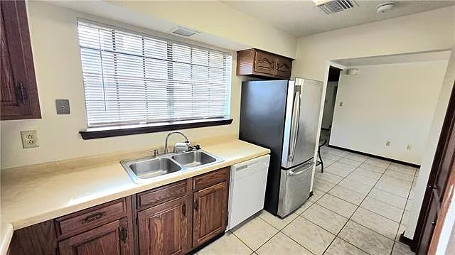 106 Gondrella Dr — Photo 10