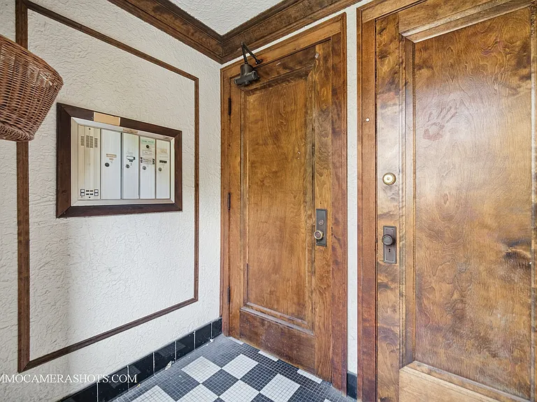 2045 W Farragut Ave #3 — Photo 31