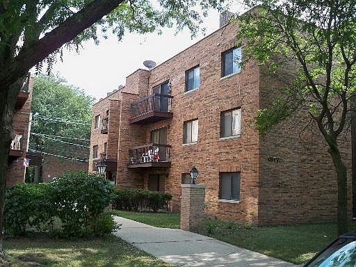 1st image of 1915 W Granville Ave APT 201