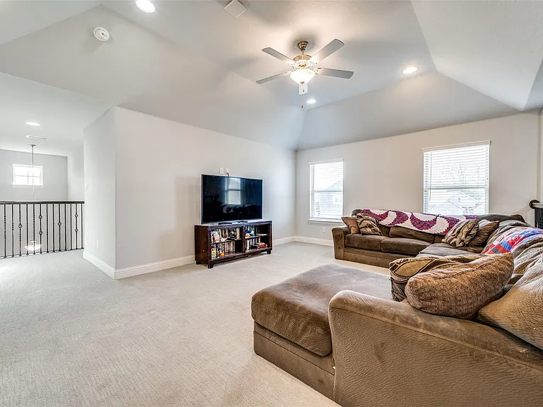5490 Peregrine Ln — Photo 6