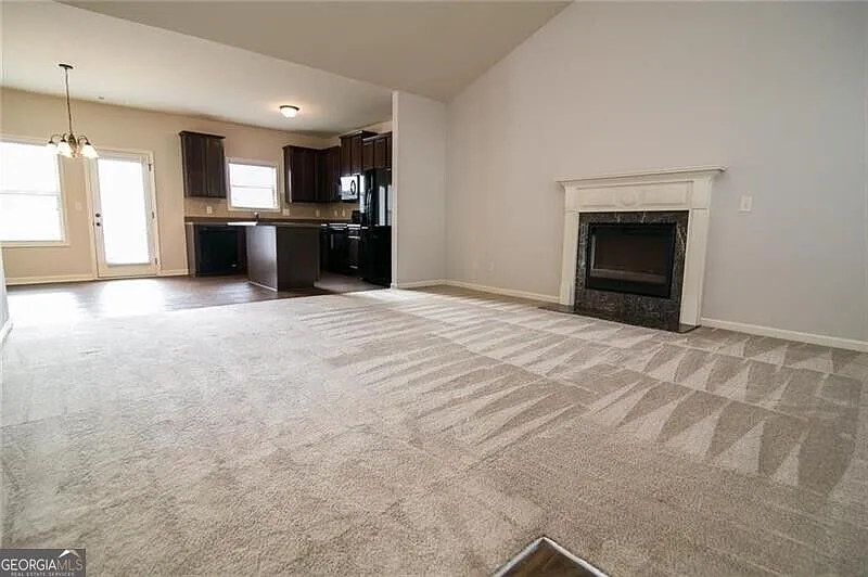 3 bed, 2.0 bath, 1594 sqft, $1,929 — Photo 3