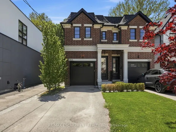 38 A Maple Ave N, Mississauga, ON L5H 2S1