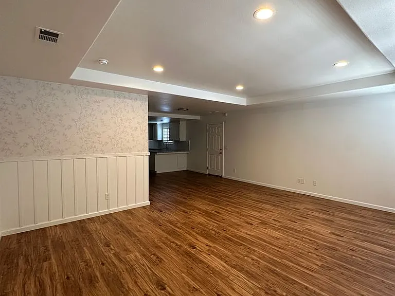 2207-2213 N Vickie Ct — Photo 2