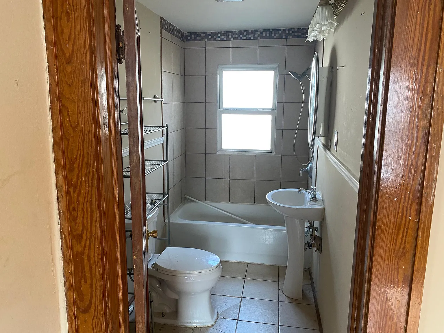 4405 Crittenden Ave — Photo 3