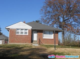 1 Olympia Dr, Saint Louis, MO 63135