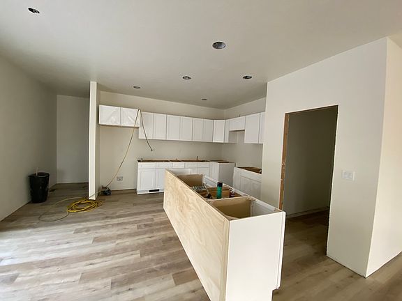 3rd image of 514 S Elder St #514