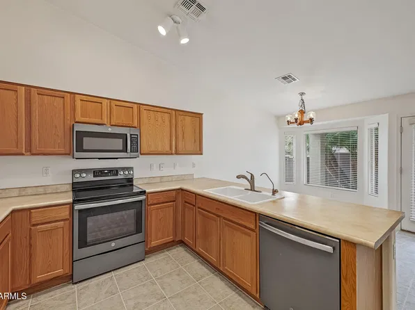 6470 S GRANITE Drive, Chandler, AZ 85249