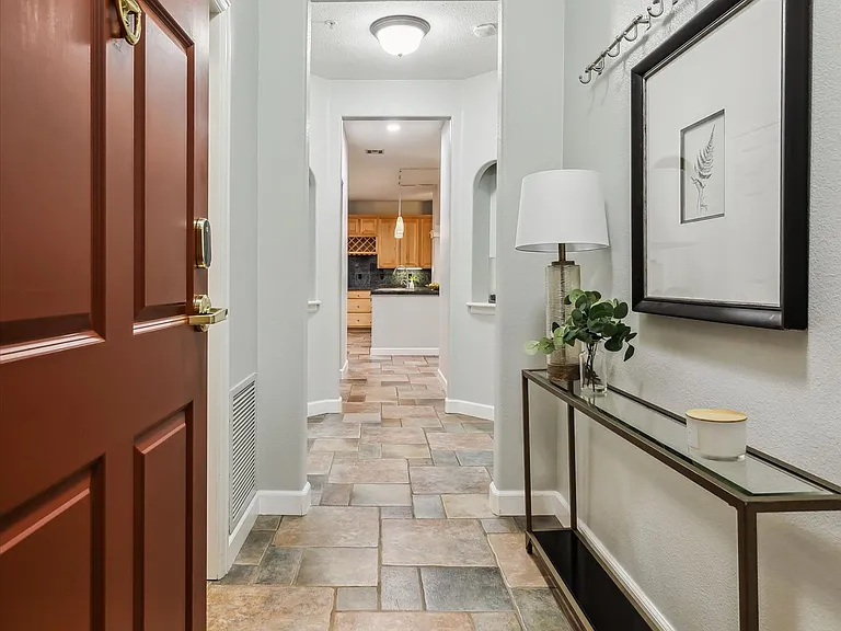 1100 Cherokee St #401 — Photo 7
