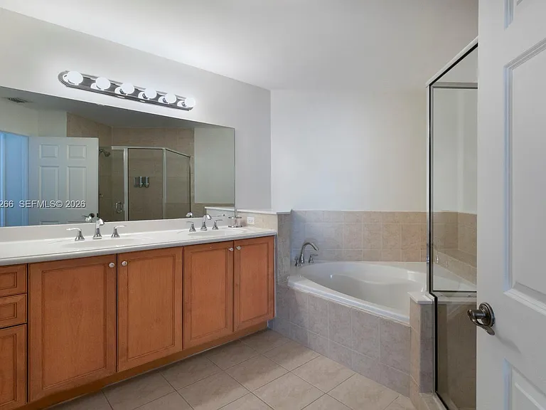 8395 SW 73rd Ave #503 — Photo 10