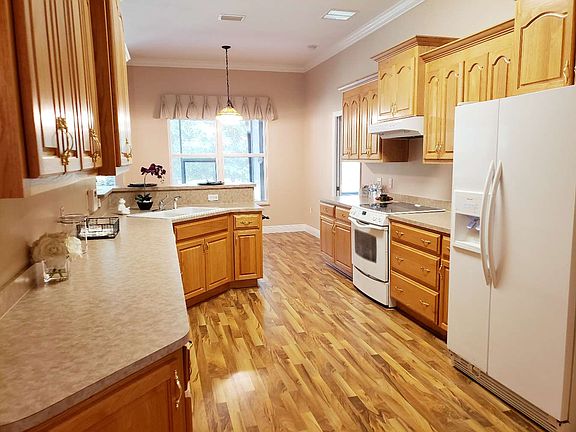 5th image of 243 SW Inwood Ct