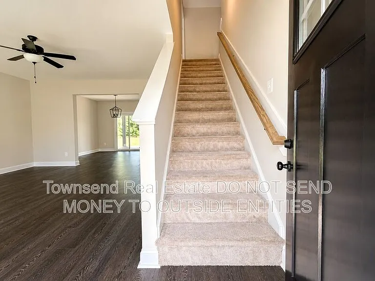 621 Blawell Cir — Photo 8