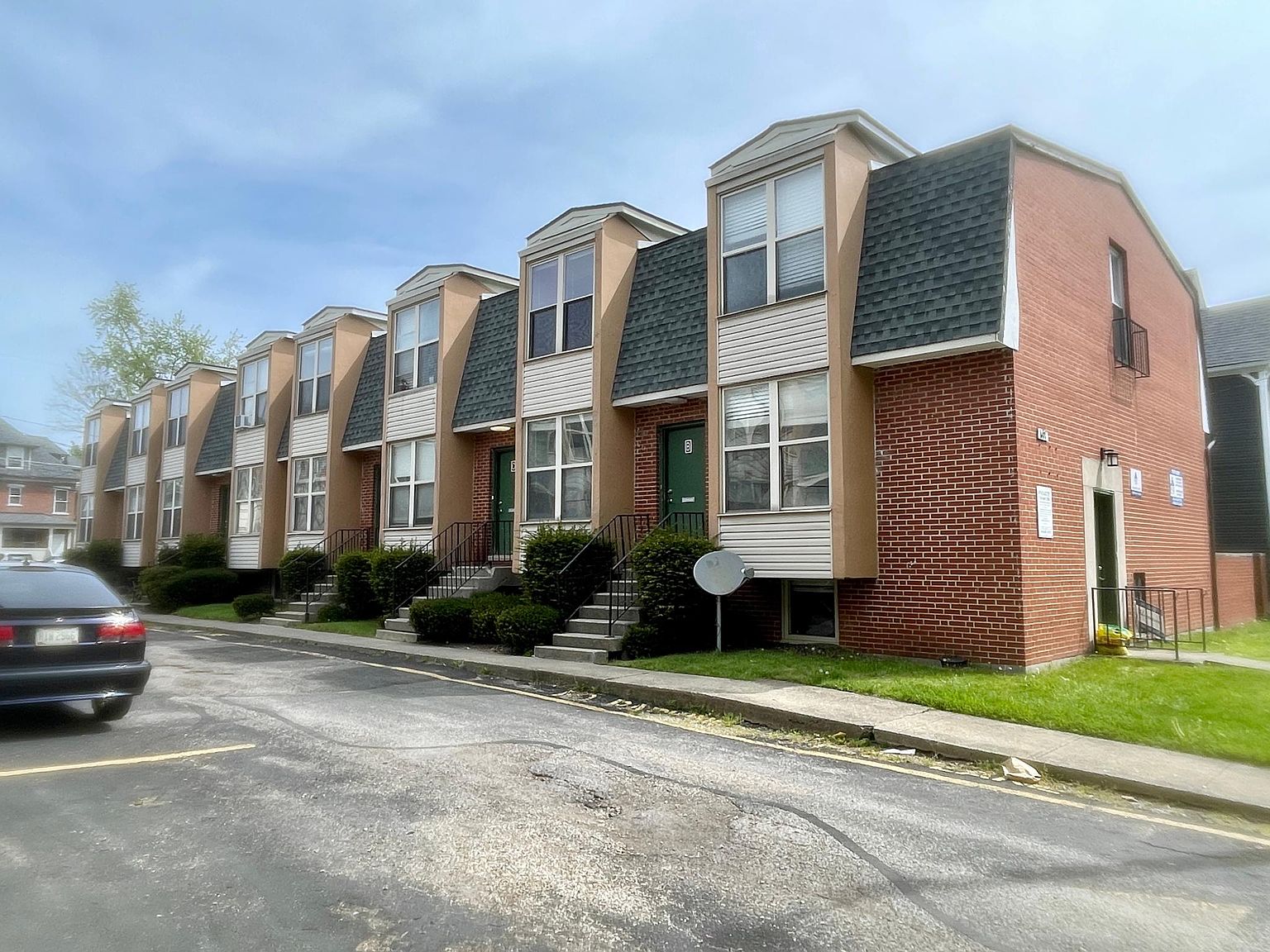 142 W 8th Ave APT B, Columbus, OH 43201 | Zillow