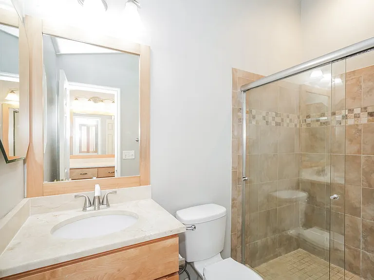 2047 Sarah Louise Dr — Photo 11