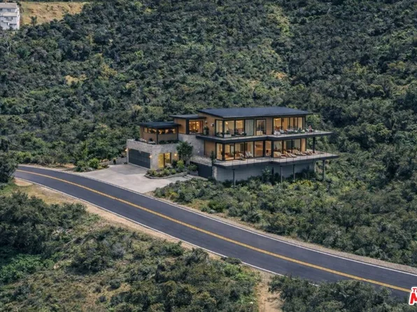 55607 Greenwich Rd, Glendale, CA 91206