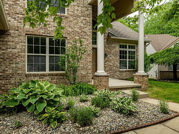 4th image of 3211 Foxway Ct