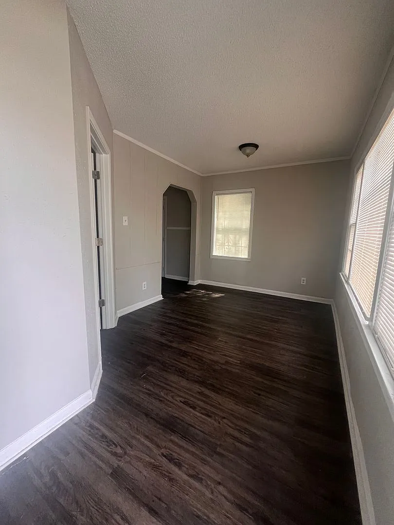 Newly Renovated Unit in Heart of Memphis — Photo 1