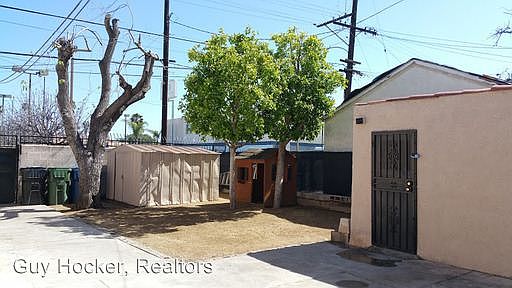 4th image of 1028 Maple St