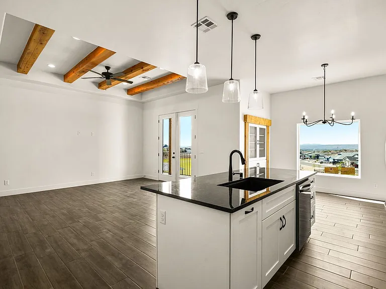 4025 Boardwalk Rd — Photo 17