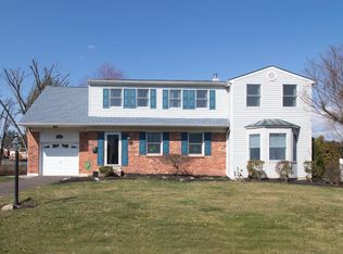 240 Parry Rd, Warminster, PA 18974