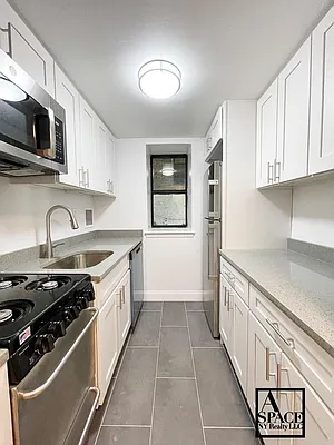 Rented by A Space Realty NY LLC | media 21