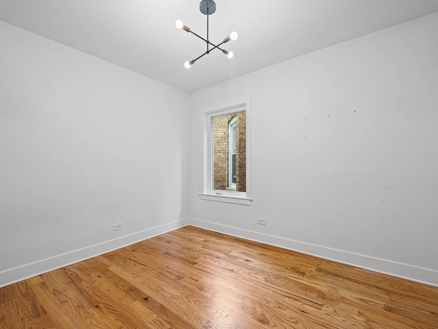 2 bed, 1350 sqft, $3,000 — Photo 4