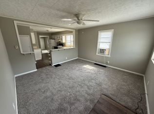 706 N Market St, Hoopeston, IL 60942