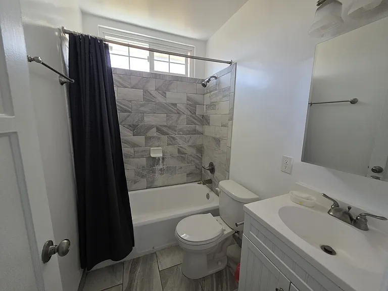 1349 W 35th Pl #2 — Photo 13