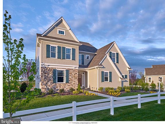 2nd image of 134 Chapel Hill Cir