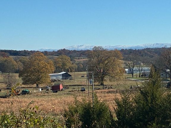 4th image of 860 Yellow Springs Rd