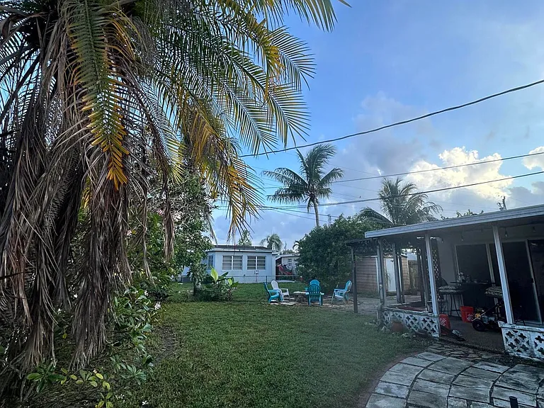 7000 SW 11th St — Photo 38