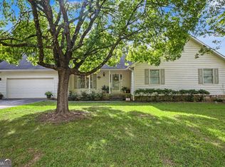 1728 Honeybee Creek Dr, Griffin, GA 30224
