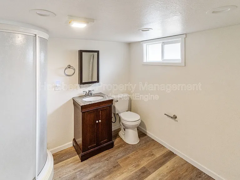 908 E Longfellow Ave — Photo 17