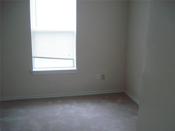 4th image of 8813 Rockway St