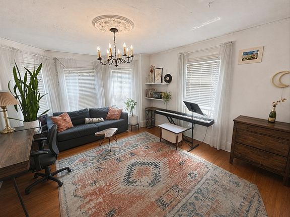3rd image of 50 Dartmouth St Unit 2