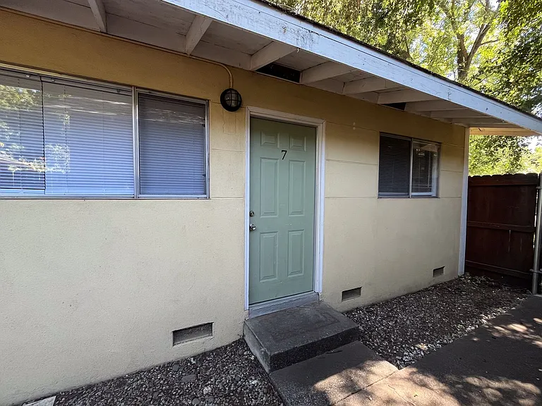 1075 Cypress St #7 — Photo 7