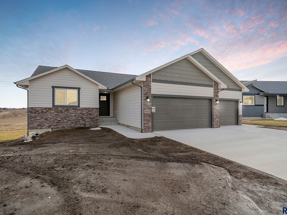 5421 E Brennan Dr, Sioux Falls, SD 57110 | MLS #22404576 | Zillow