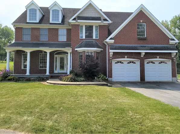 2445 W Substation Rd, Connersville, IN 47331