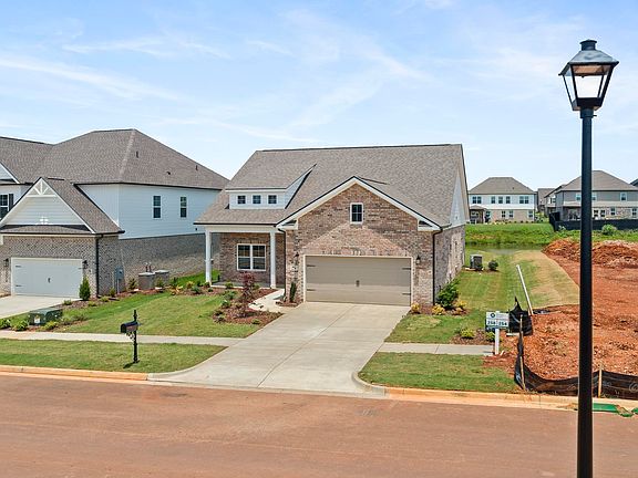 3rd image of 5 Hancock Ln