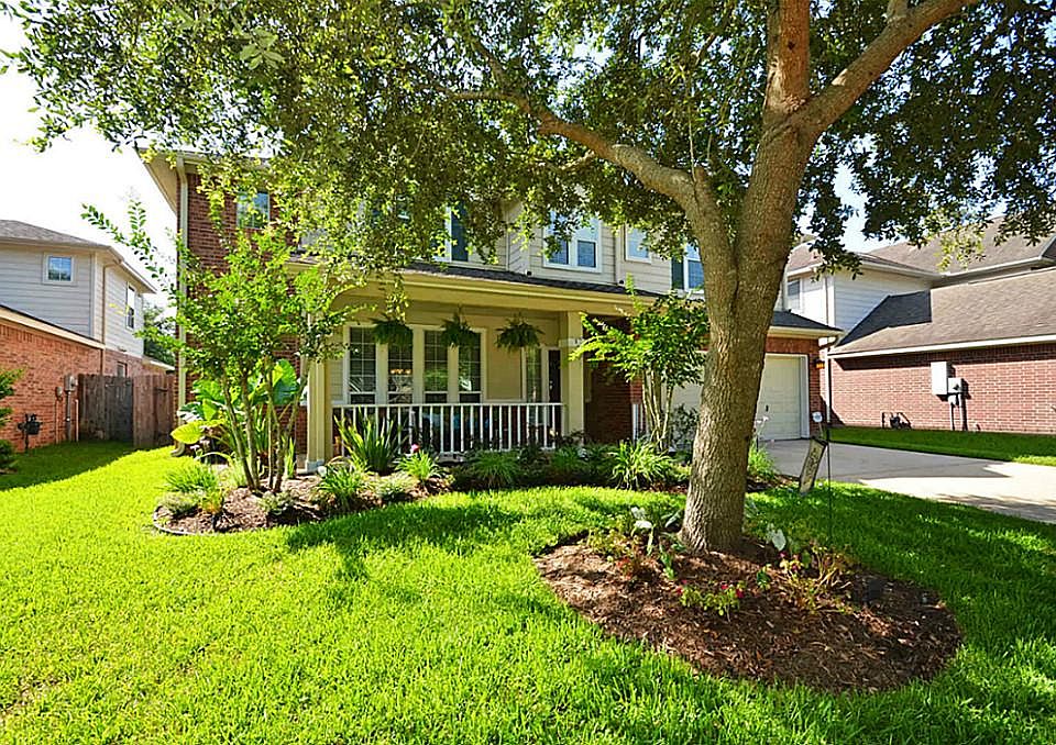 1st image of 2815 Five Oaks Dr