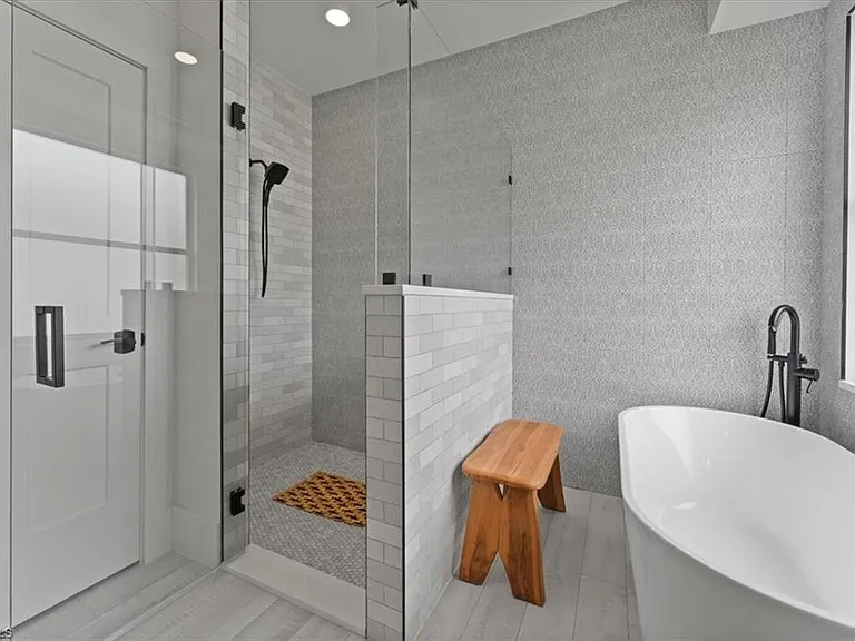 8541 Pepper Tree Way — Photo 25