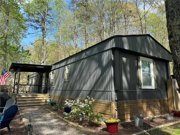 800 Twin Mountain Lake Cir, Talking Rock, GA 30175