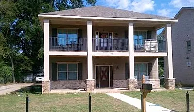 496 Wesley Pl